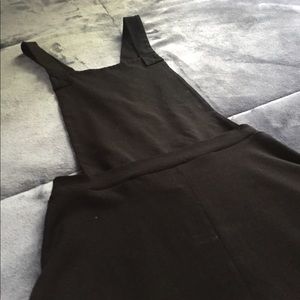 Black Cross-back Pinafore